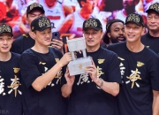 开云官网-新晋球星赢得球迷喝彩，燃爆赛场！