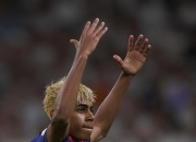 开云下载-巴塞罗那中场核心发挥出色，帮助球队获胜