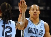 开云体育平台APP-雄鹿逆转灰熊，米德尔顿爆发砍下分