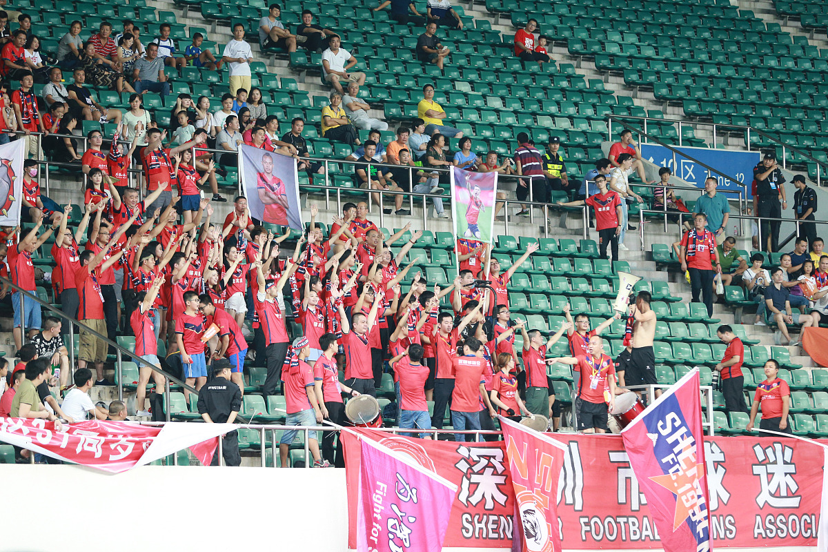 包含球员技术精湛,场上对决令人目不转睛的词条 包含球员技术精湛,场上对决令人目不转睛的词条