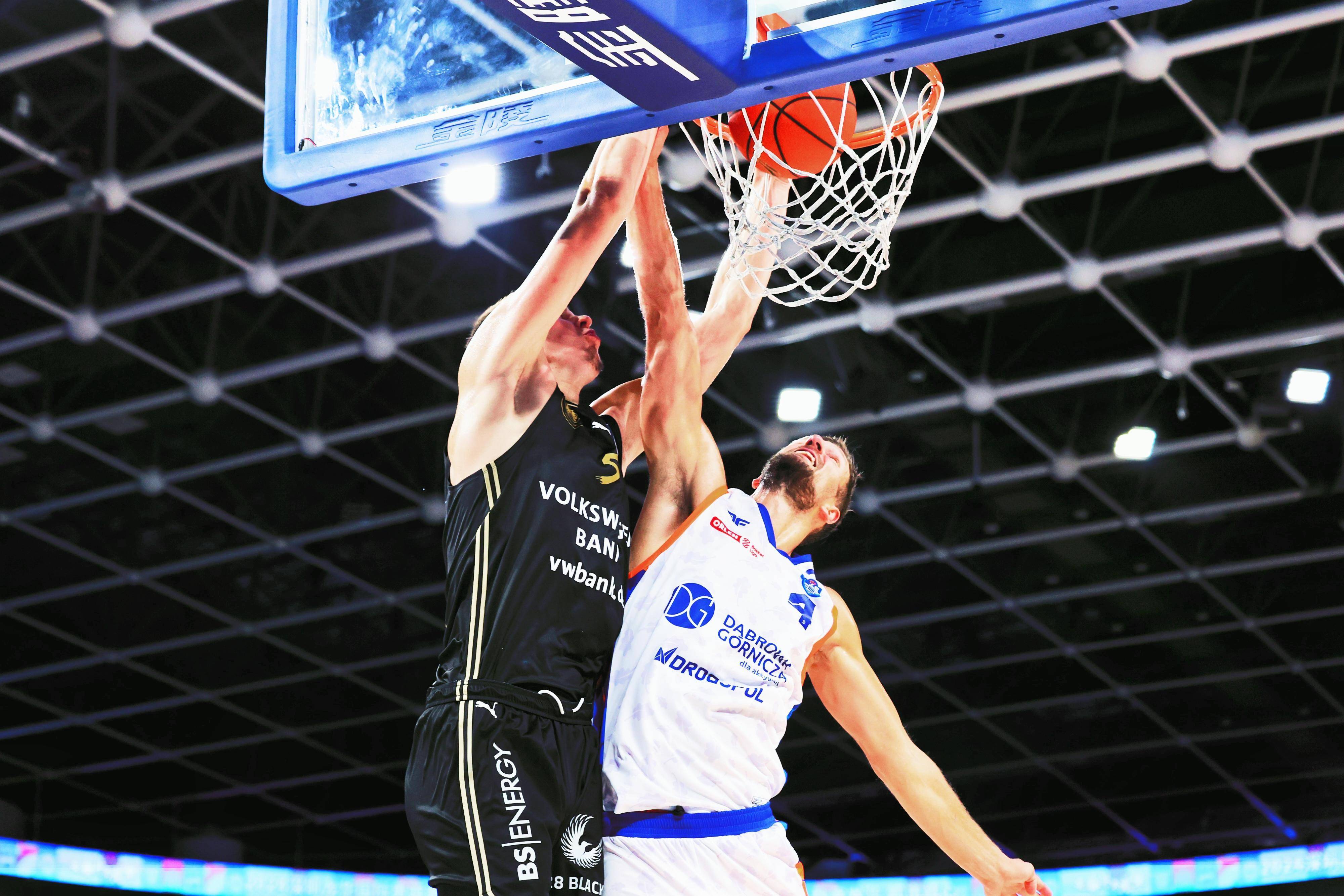 委内瑞拉男篮险胜成功晋级下一轮比赛的简单介绍