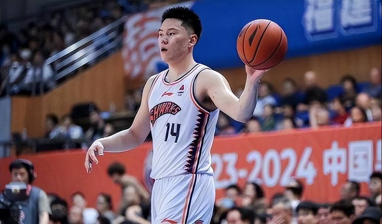 福建男篮主教练调整战术,取得成效 福建男篮主教练调整战术,取得成效