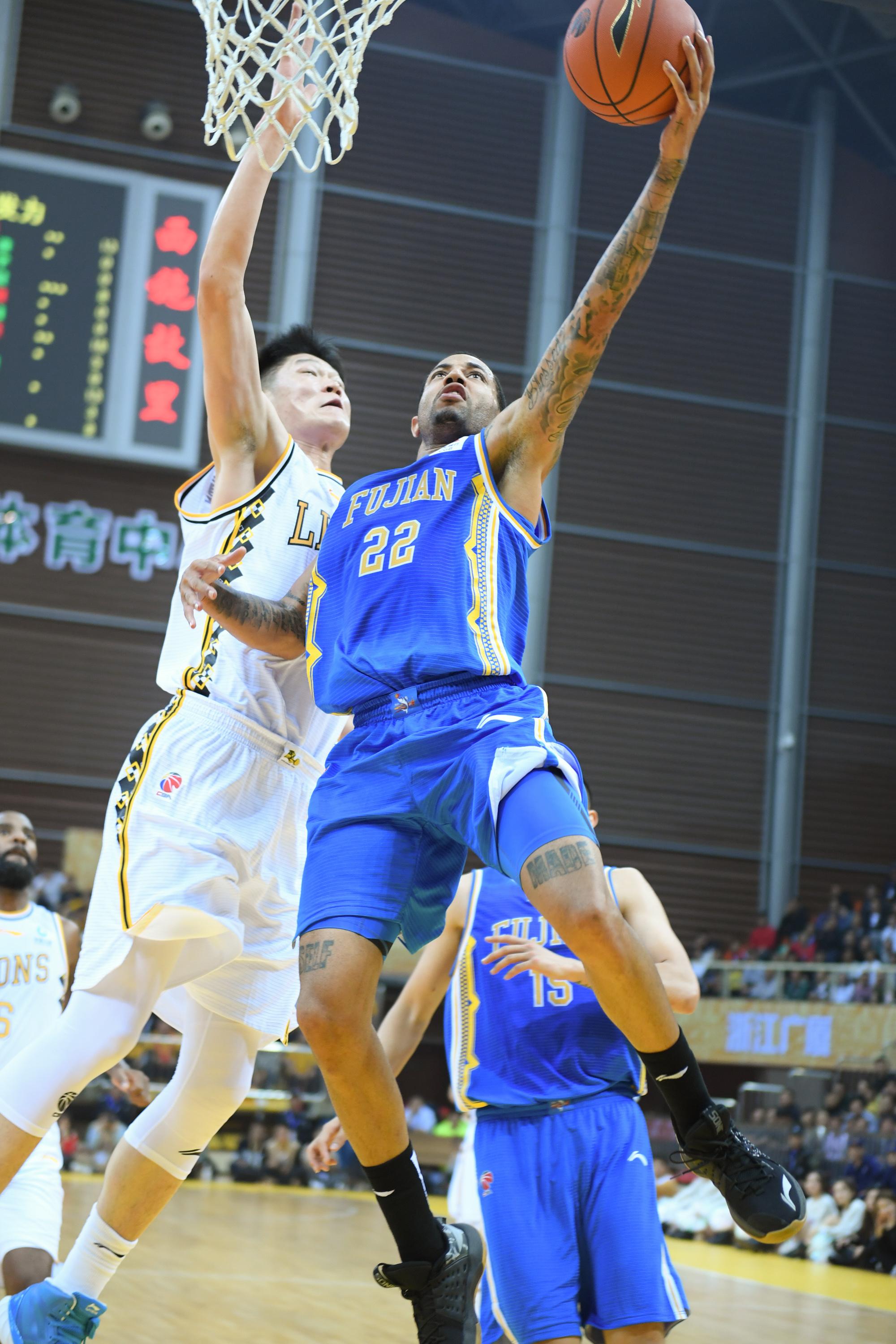 福建男篮主教练调整战术,取得成效 福建男篮主教练调整战术,取得成效