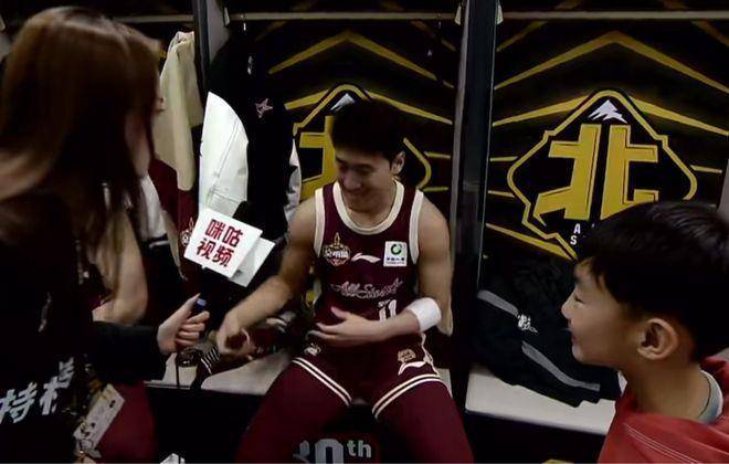 明星球员在国内联赛中展现出色表现 明星球员在国内联赛中展现出色表现