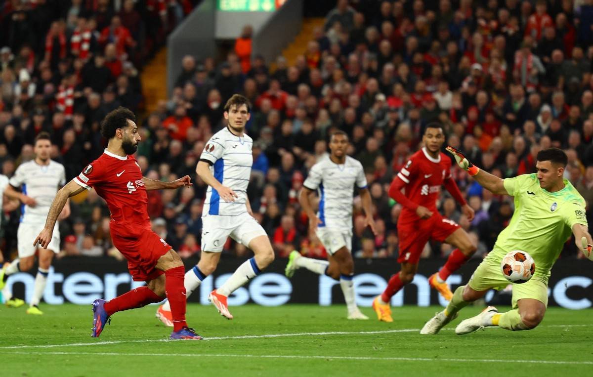 利物浦客场战胜热刺，豪取英超领先地位！的简单介绍