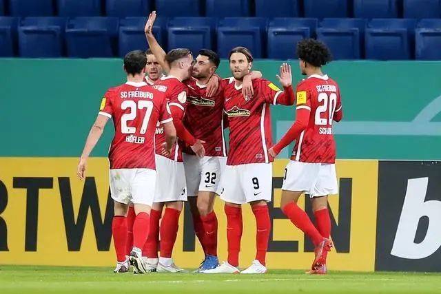 亚特兰大备战对阵莱比锡红牛,谁能成功晋级四强?的简单介绍 亚特兰大备战对阵莱比锡红牛,谁能成功晋级四强?的简单介绍