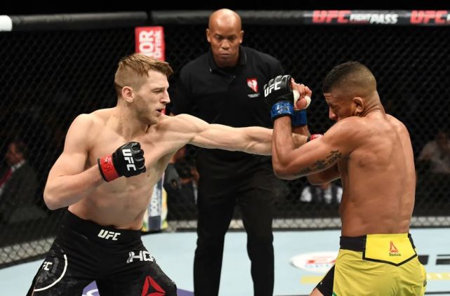 里尔主教练透露对手弱点及备战战术