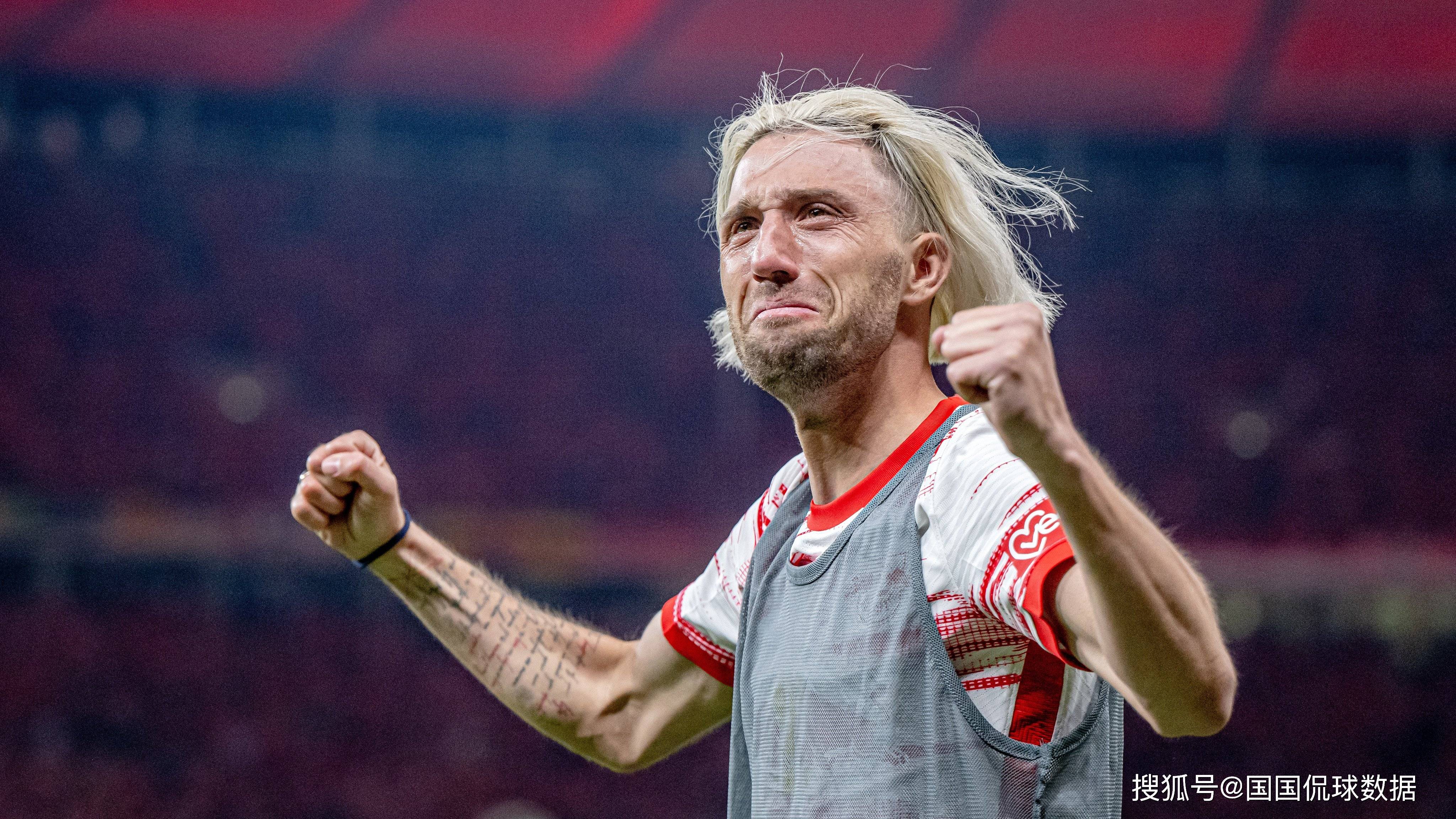 莱比锡红牛队在比赛中拼尽全力夺冠 莱比锡红牛队在比赛中拼尽全力夺冠