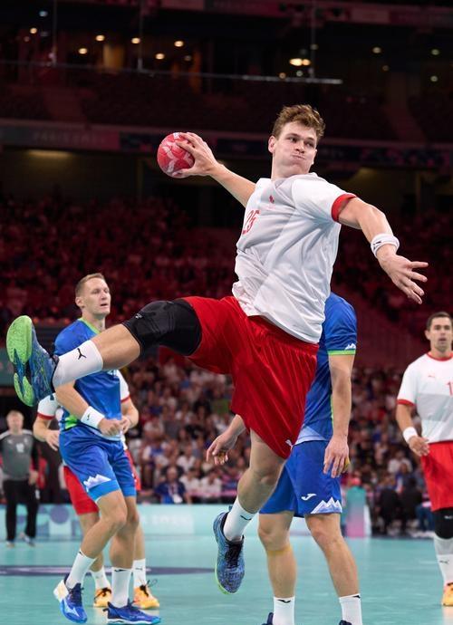 关于篮球男子四分之一决赛，法国队逆袭晋级的信息