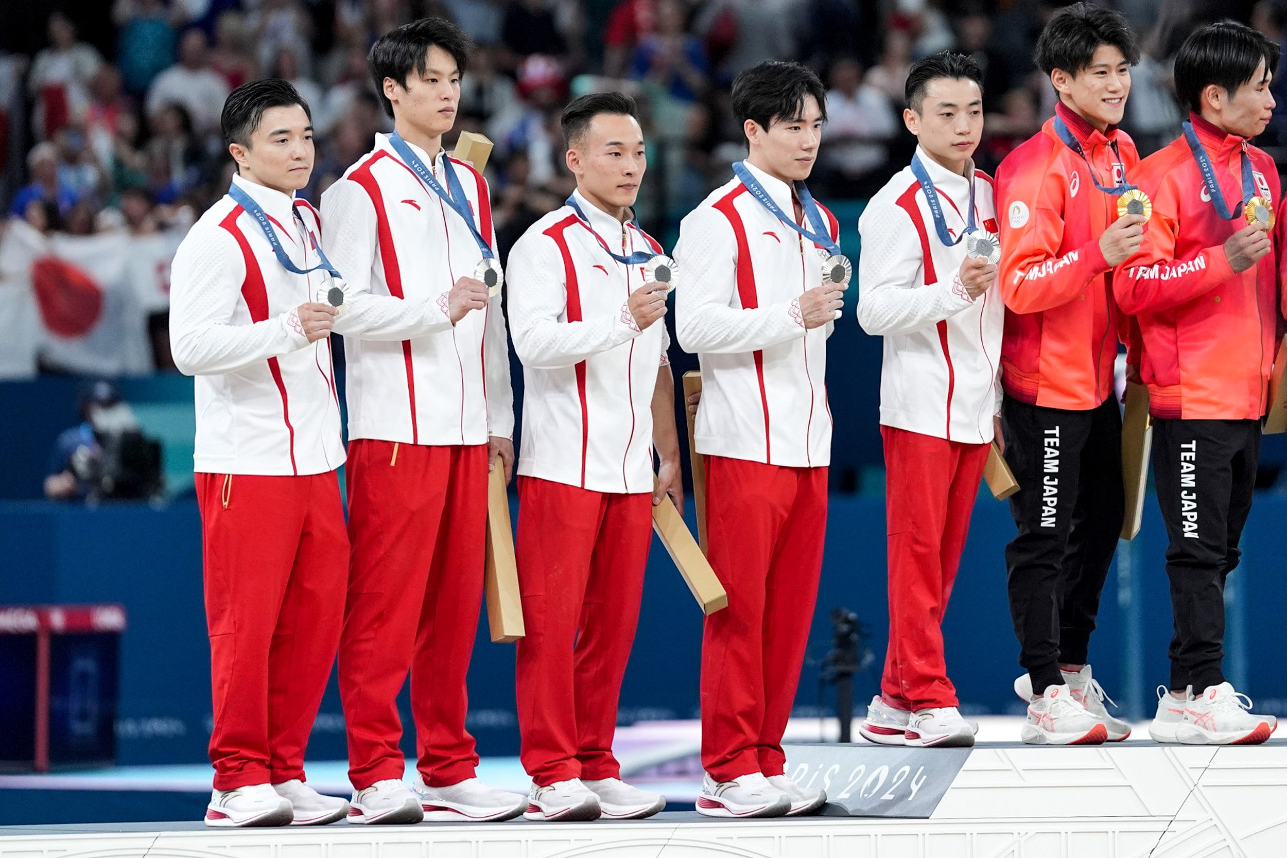 包含体操团体赛即将开战，中国队士气高昂的词条