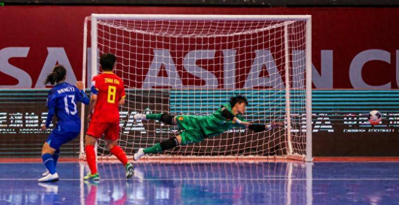 广东足球队夺取胜利，晋级下一轮比赛的简单介绍