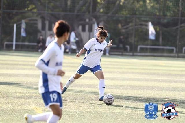 体育赛场：女子足球夺冠引发讨论的简单介绍