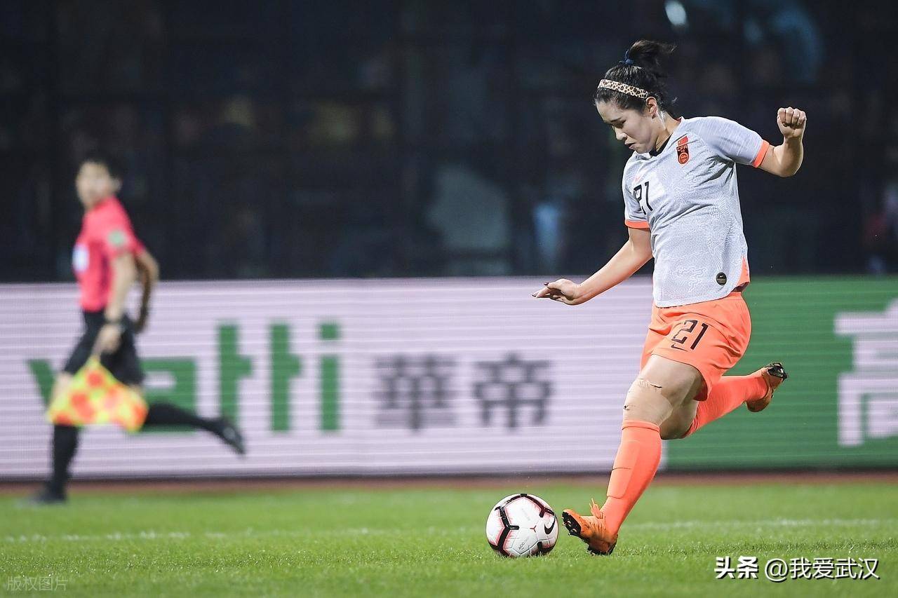 足球女子国家队备战决赛,球迷期待胜利的简单介绍 足球女子国家队备战决赛,球迷期待胜利的简单介绍