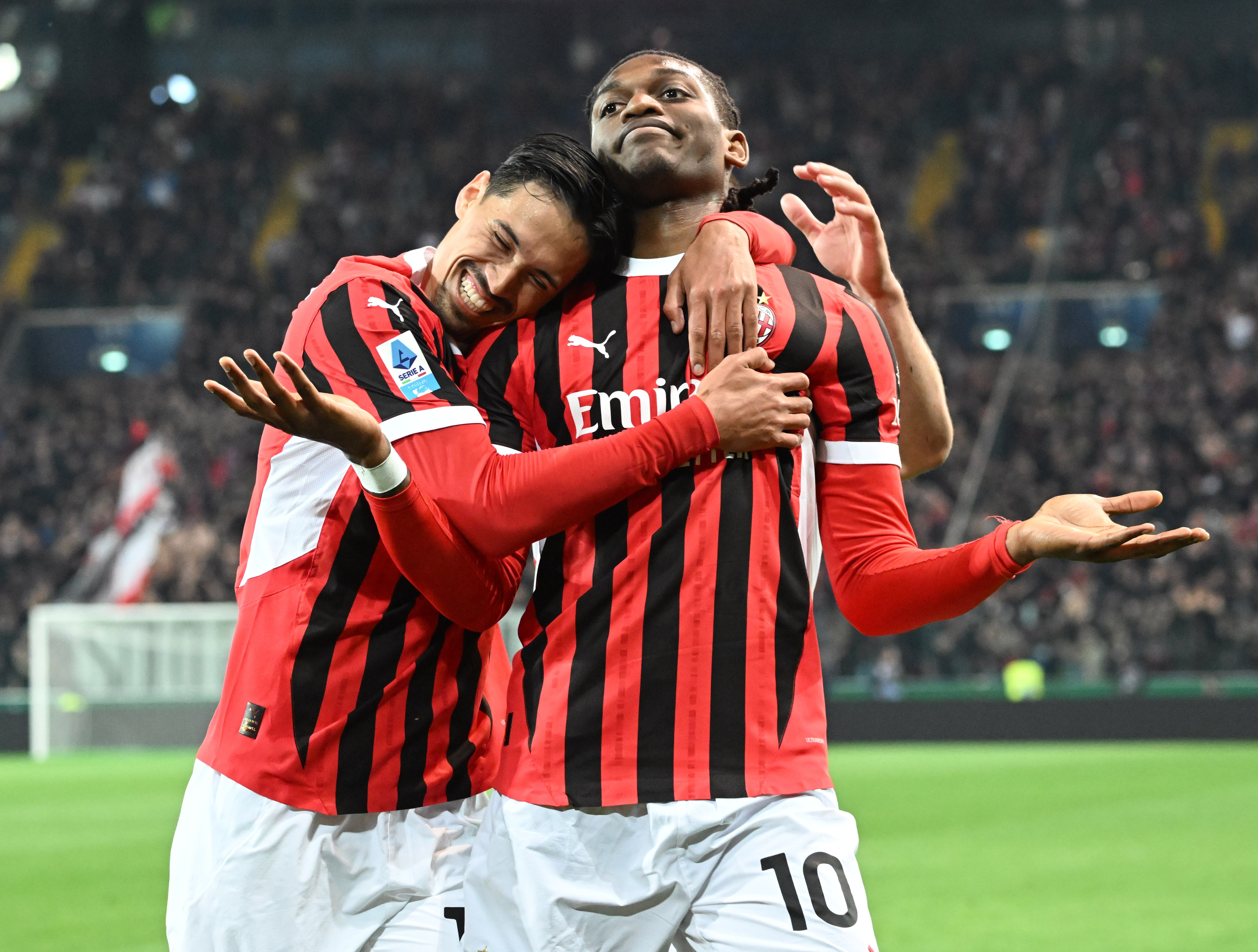 AC米兰主场四球大胜实现翻盘 AC米兰主场四球大胜实现翻盘