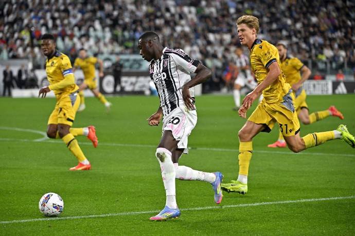 尤文图斯轻松击败乌迪内斯,保持不败之身 尤文图斯轻松击败乌迪内斯,保持不败之身