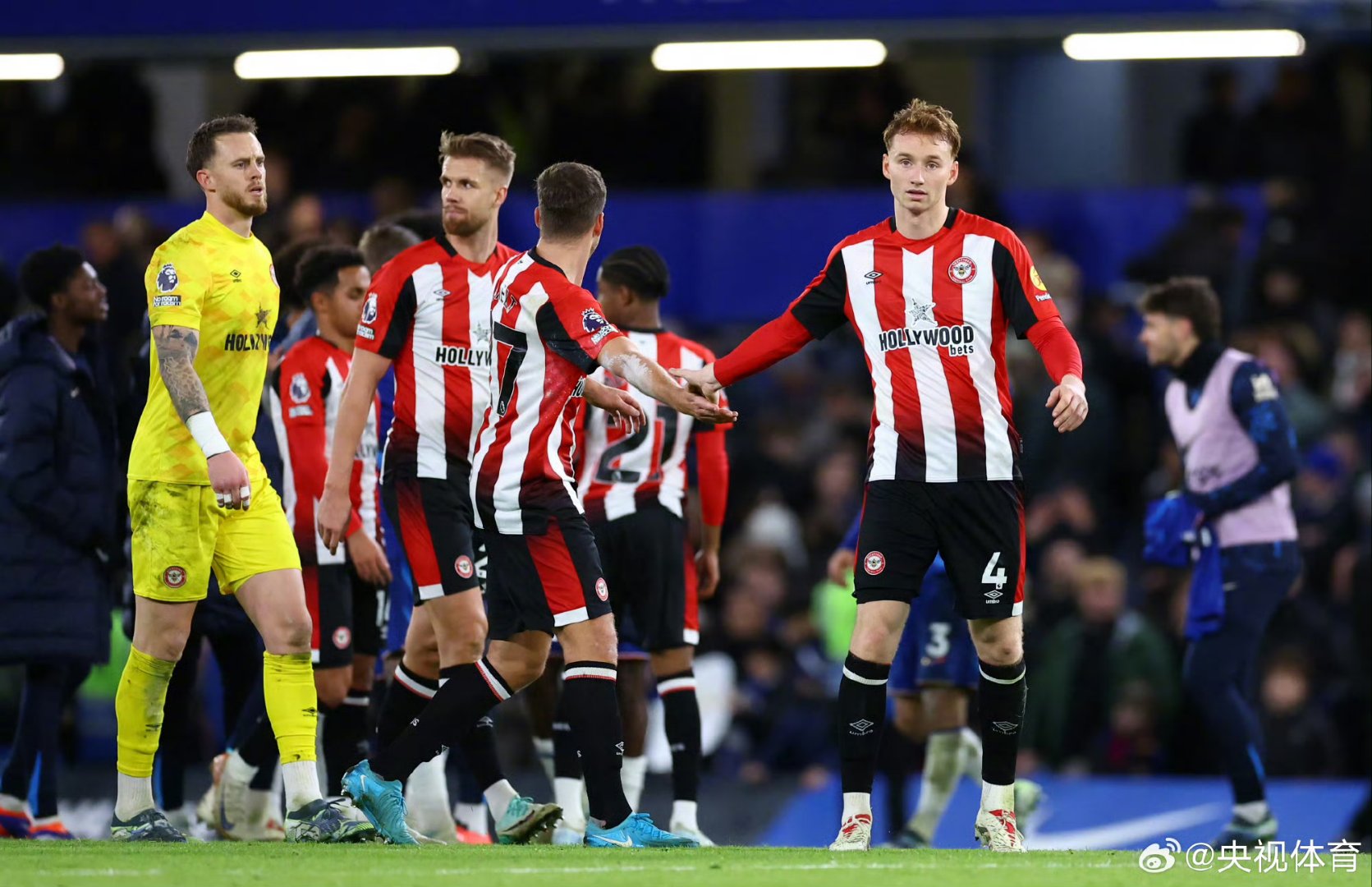 切尔西客场逆转击败伯恩利，继续追赶对手的简单介绍