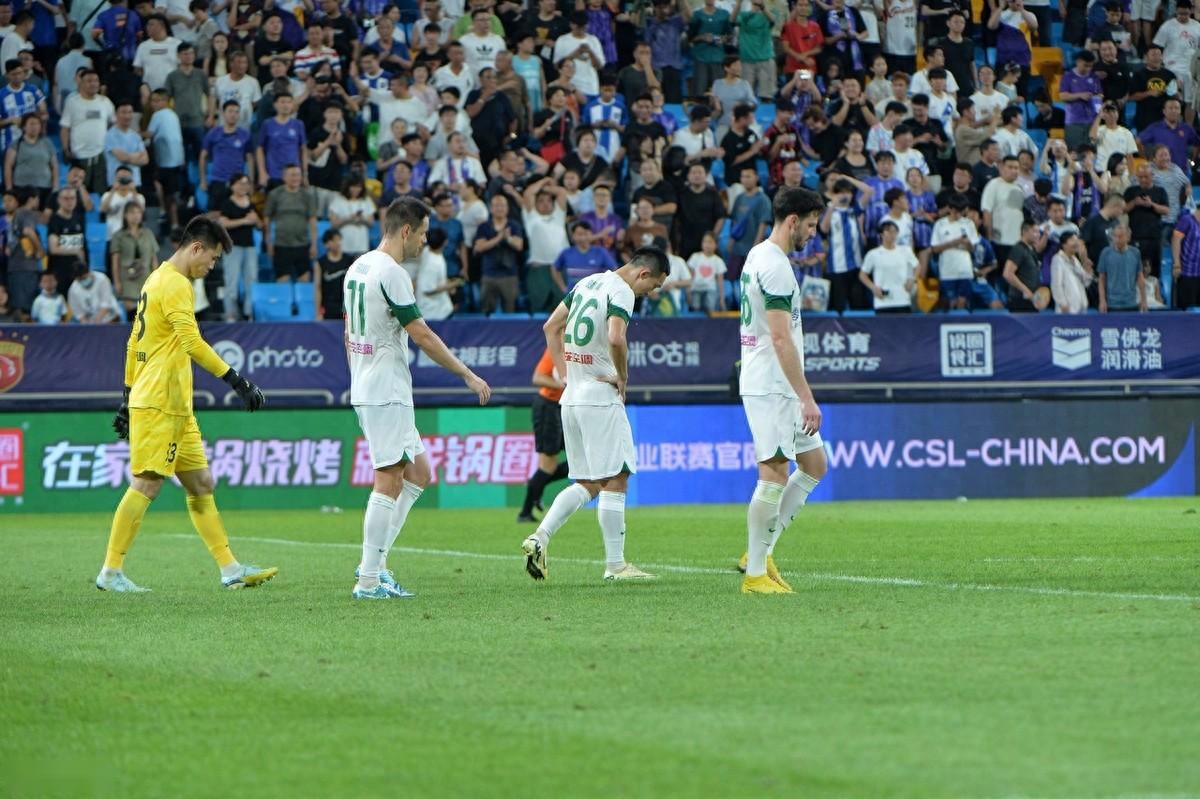 关于激情爆发,球迷热议胜负走势的信息 关于激情爆发,球迷热议胜负走势的信息