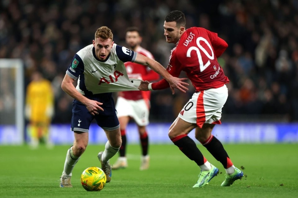 曼联客场取胜热刺双杀对手 曼联客场取胜热刺双杀对手