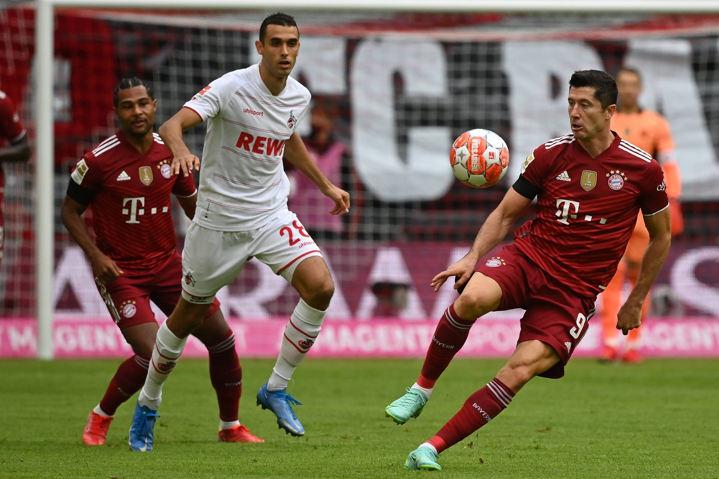 多特蒙德队大胜科隆,继续保持领先优势 多特蒙德队大胜科隆,继续保持领先优势