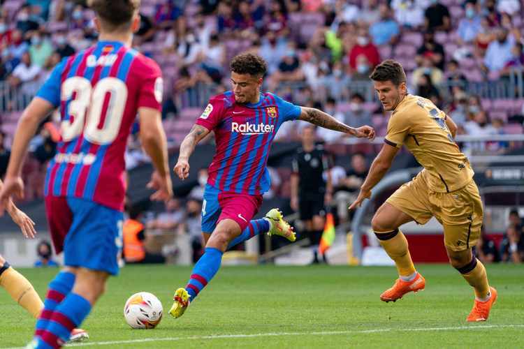 包含里昂豪取主场胜利，球队士气大涨的词条