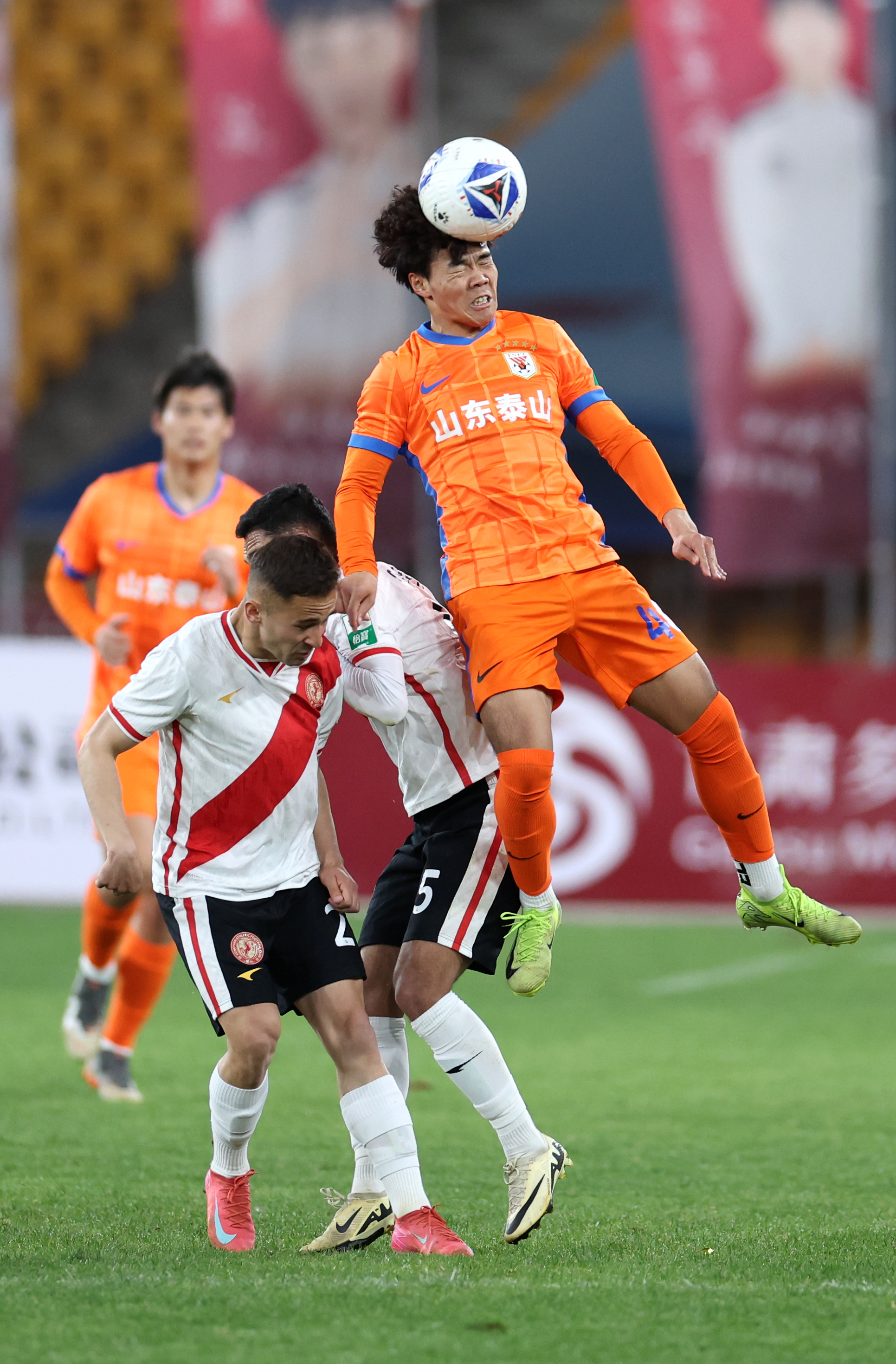 甘肃队在客场比赛中获胜 甘肃队在客场比赛中获胜