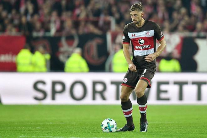 包含巴斯蒂亚击败贝桑松，取得保级关键胜利的词条