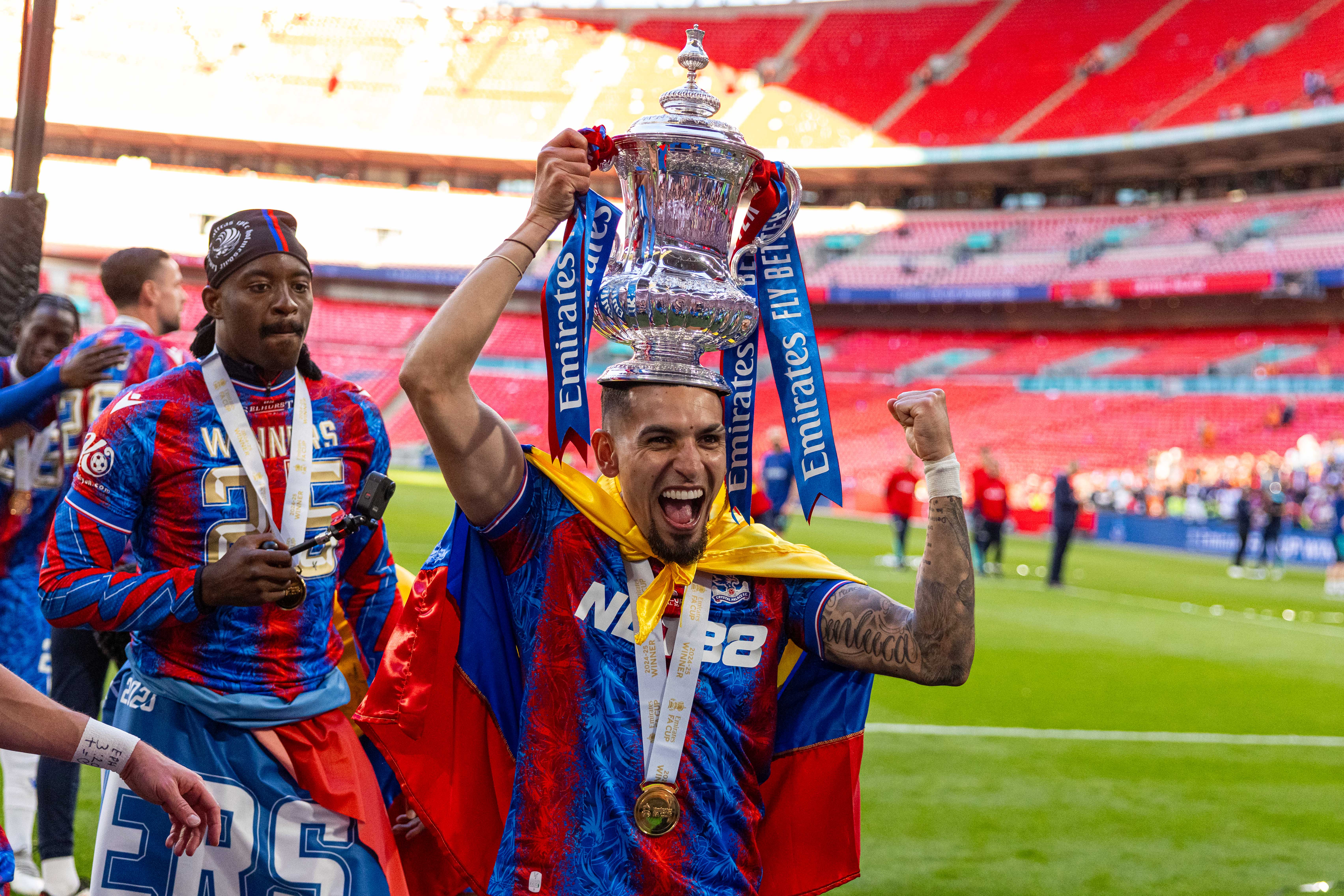 英格兰女足队员荣膺最佳球员,技艺登峰造极的简单介绍 英格兰女足队员荣膺最佳球员,技艺登峰造极的简单介绍