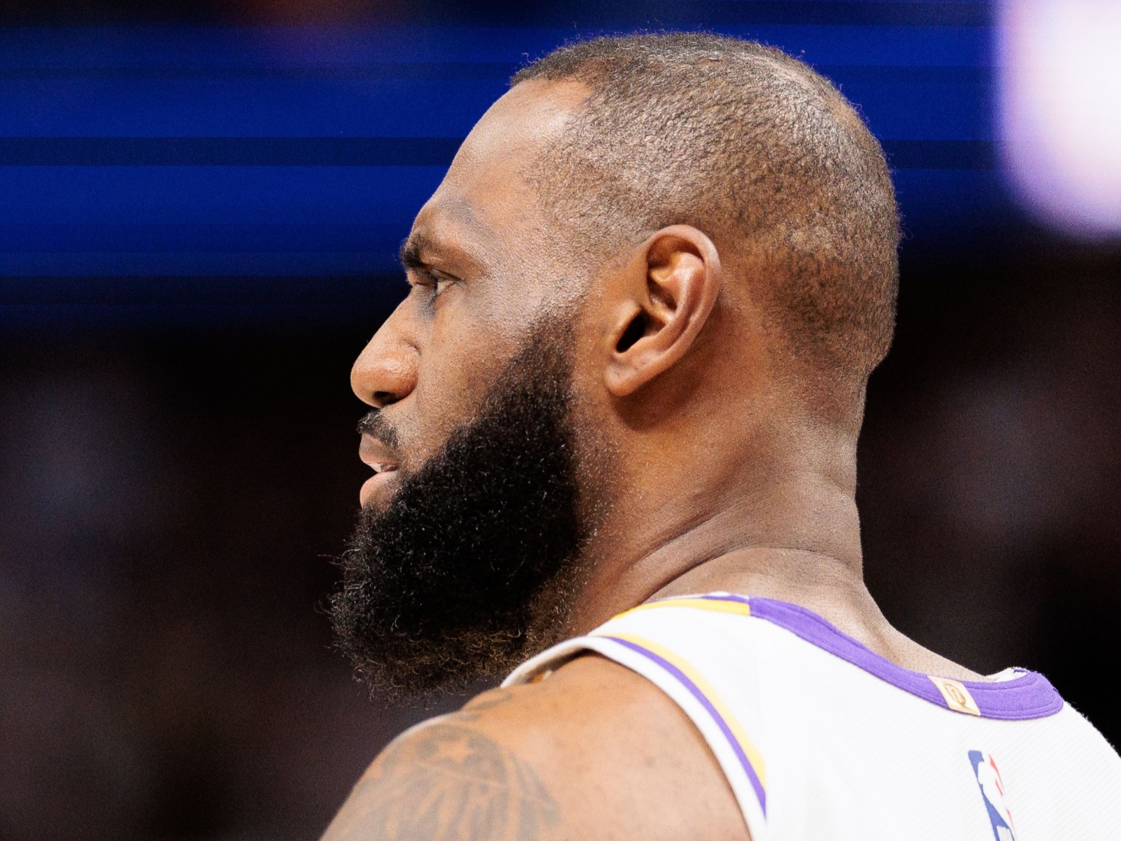 包含詹姆斯的宣布退役让粉丝惊险的词条