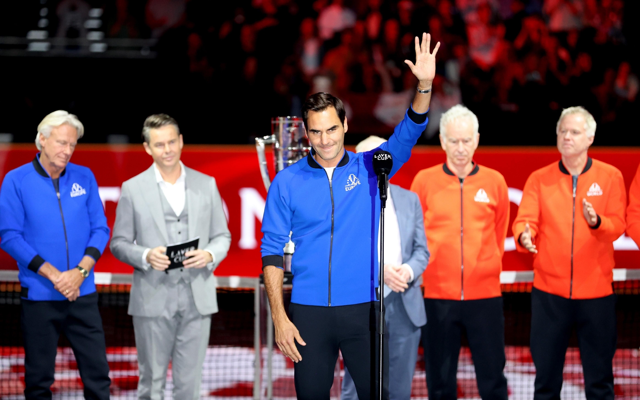 费德勒在伦敦的比赛中转会