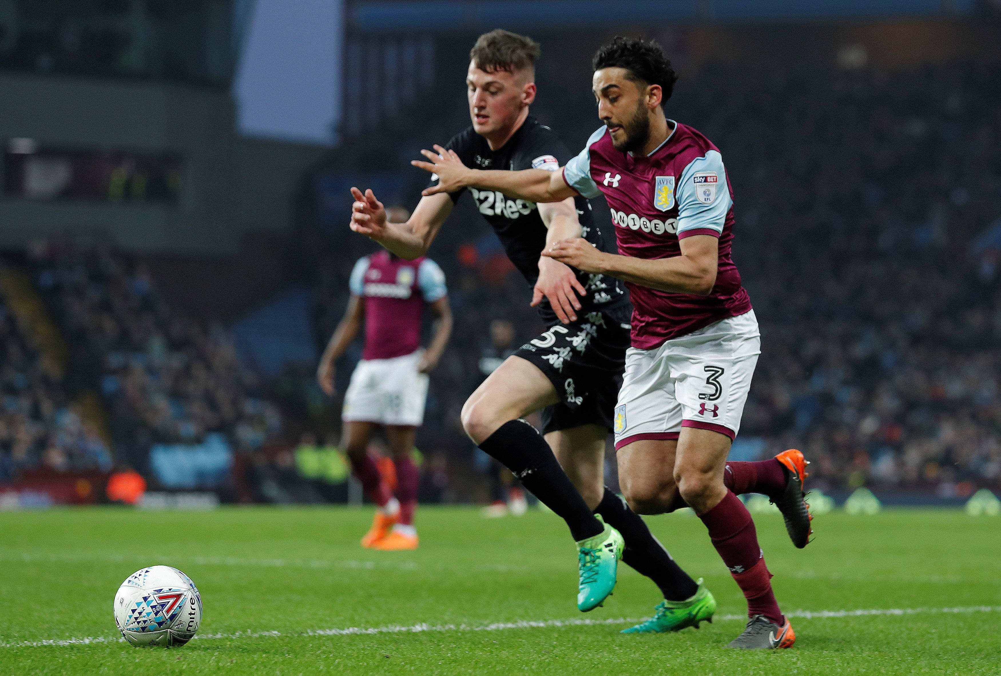 伦敦举行足球比赛，湖人表现戏剧性的简单介绍