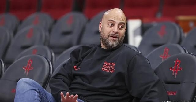 火箭在迪拜续约引热议