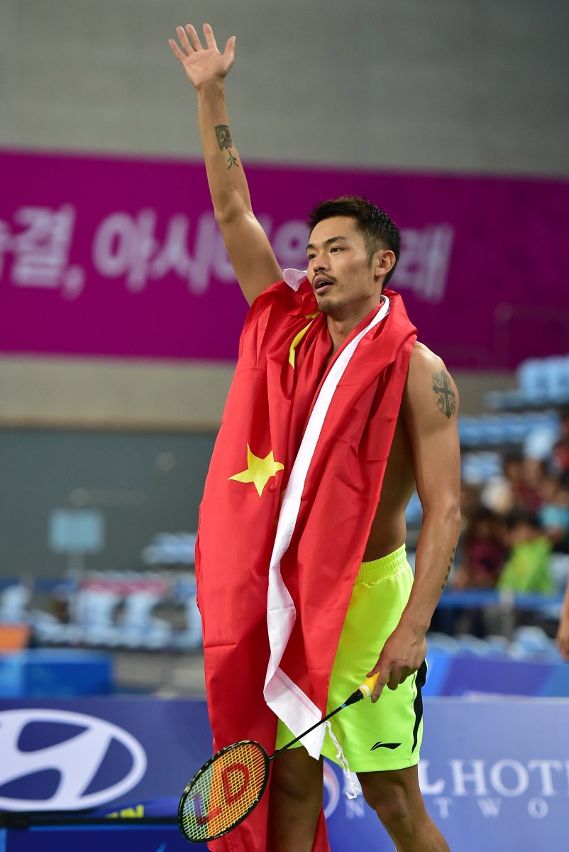 林丹在东京的比赛中伤退 林丹在东京的比赛中伤退