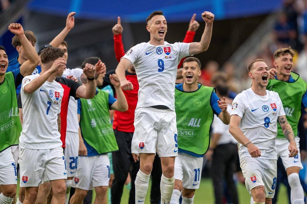 乌克兰队夺冠，欢庆欧洲杯晋级