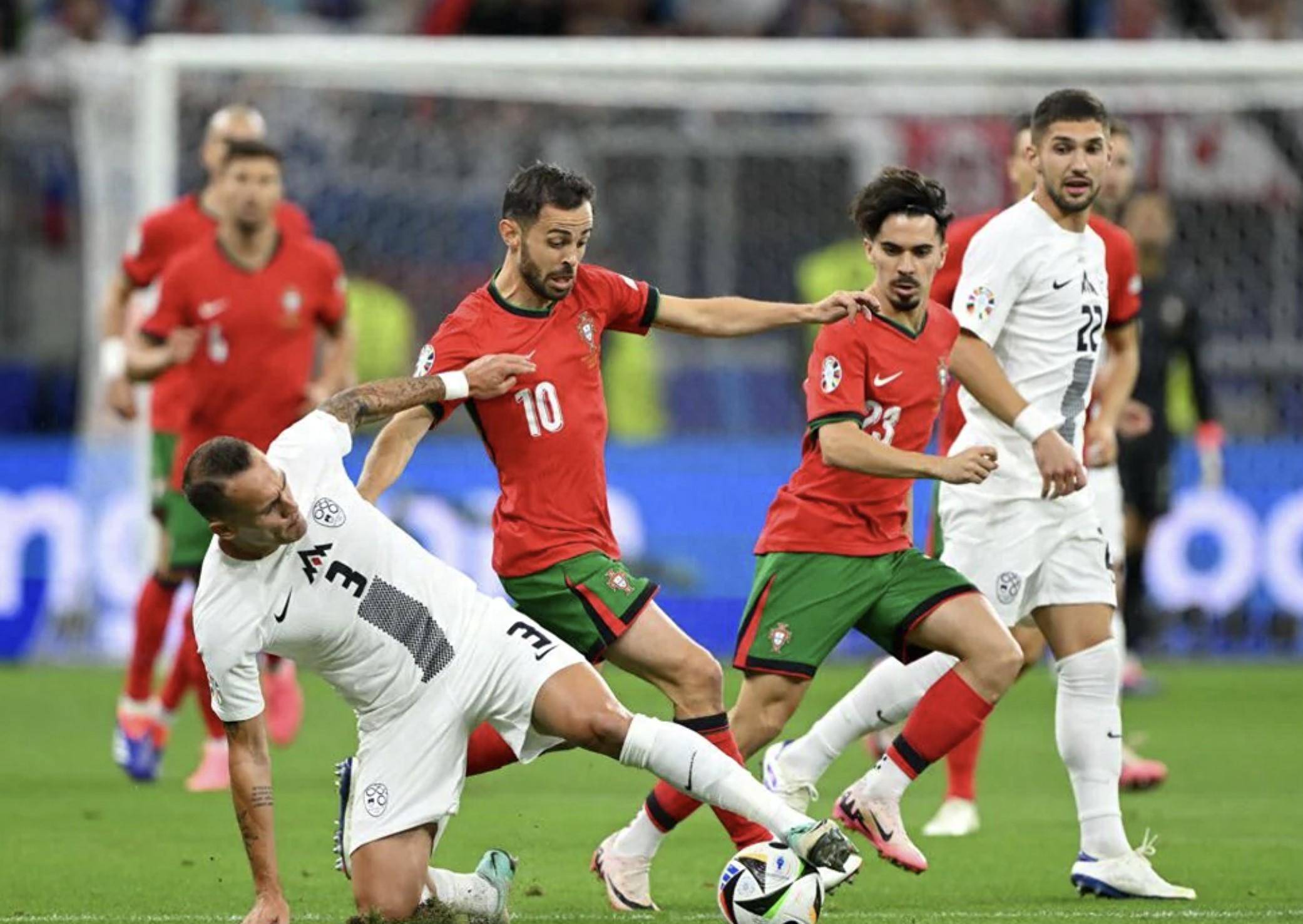 荷兰与葡萄牙国家队的比赛备受球迷瞩目