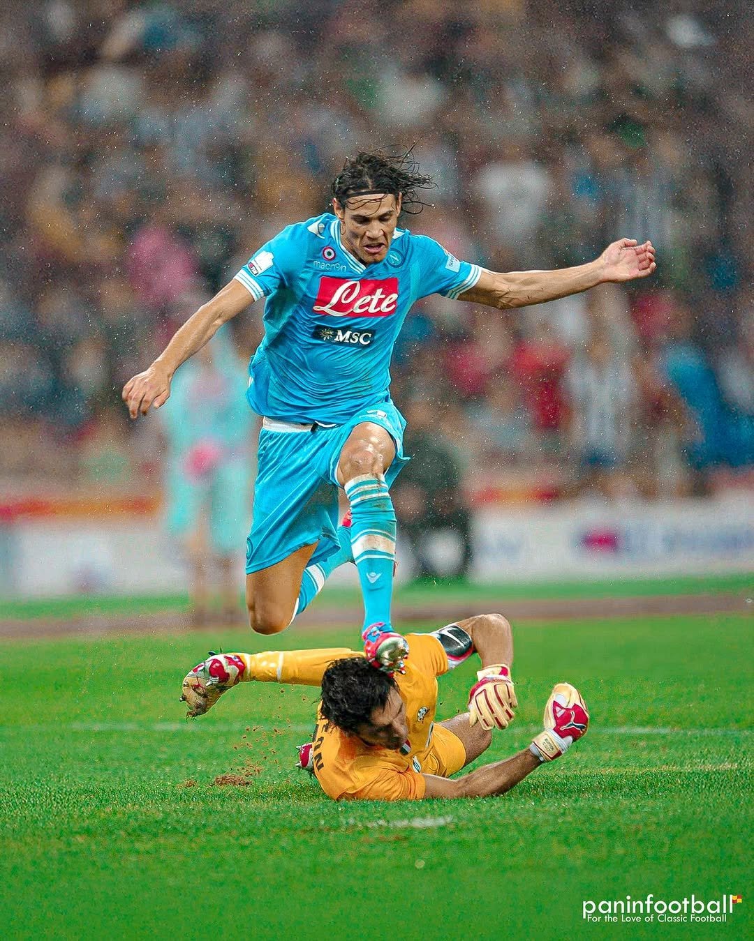 那不勒斯锋线频频越位,严重影响球队进攻 那不勒斯锋线频频越位,严重影响球队进攻