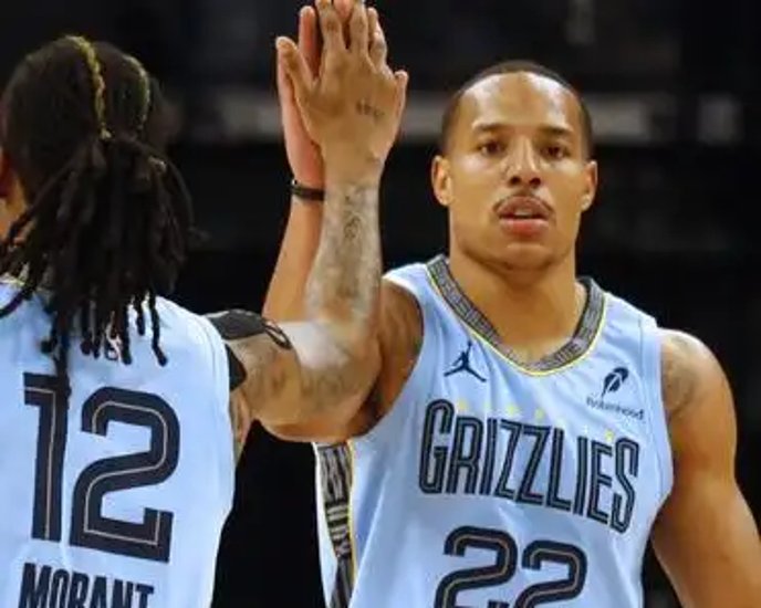 雄鹿逆转灰熊,米德尔顿爆发砍下分 雄鹿逆转灰熊,米德尔顿爆发砍下分