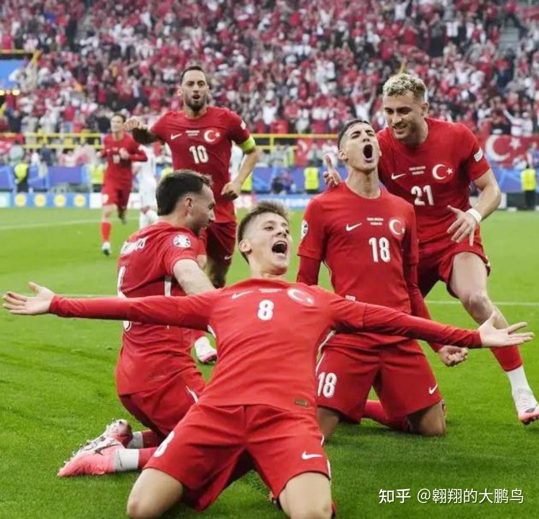 前锋惊艳一脚世界波,赢得掌声连连! 前锋惊艳一脚世界波,赢得掌声连连!