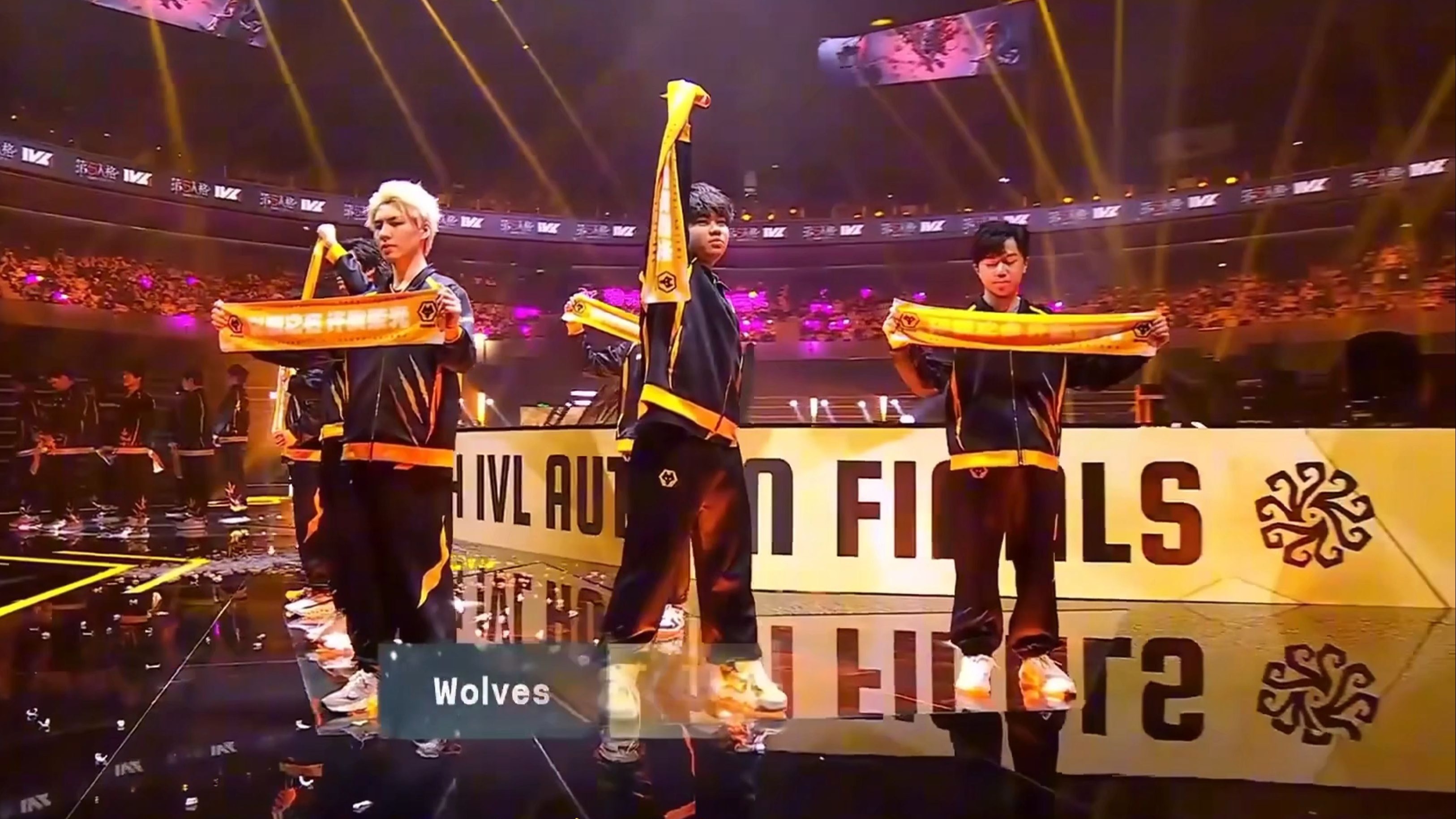 CLG力克SHR,Crisp成为全场焦点全球总决赛3:1(成都) CLG力克SHR,Crisp成为全场焦点全球总决赛3:1(成都)