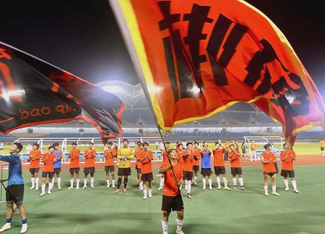 联赛赛场上球队实力对决,精彩纷呈 联赛赛场上球队实力对决,精彩纷呈