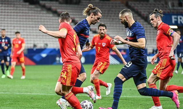 关于威尔士战平瑞士，土耳其遭遇困难的信息