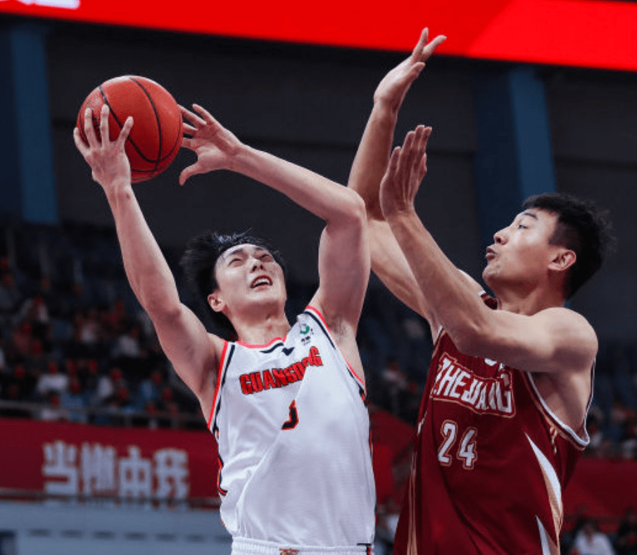 科隆队在最新比赛中继续保持领先地位 科隆队在最新比赛中继续保持领先地位