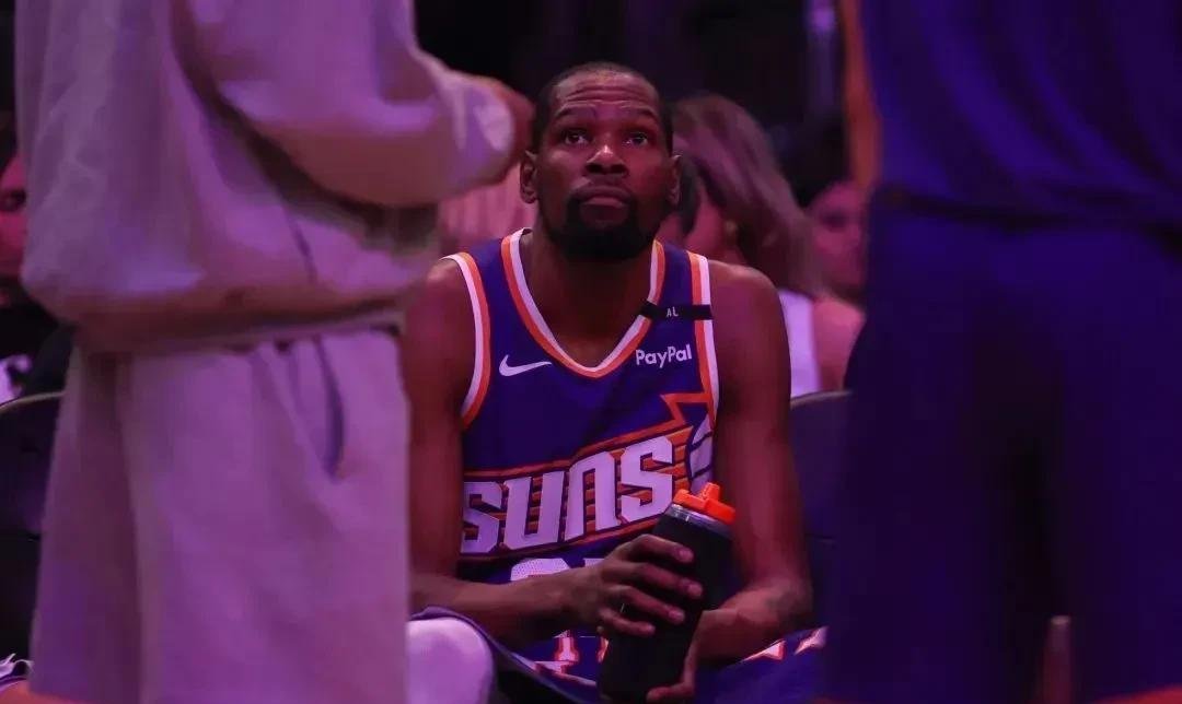 包含美国男篮轻取克里夫兰骑士,凯文·杜兰特开启传奇时刻焦点之战总决赛,成为赛场最大亮点的词条 包含美国男篮轻取克里夫兰骑士,凯文·杜兰特开启传奇时刻焦点之战总决赛,成为赛场最大亮点的词条