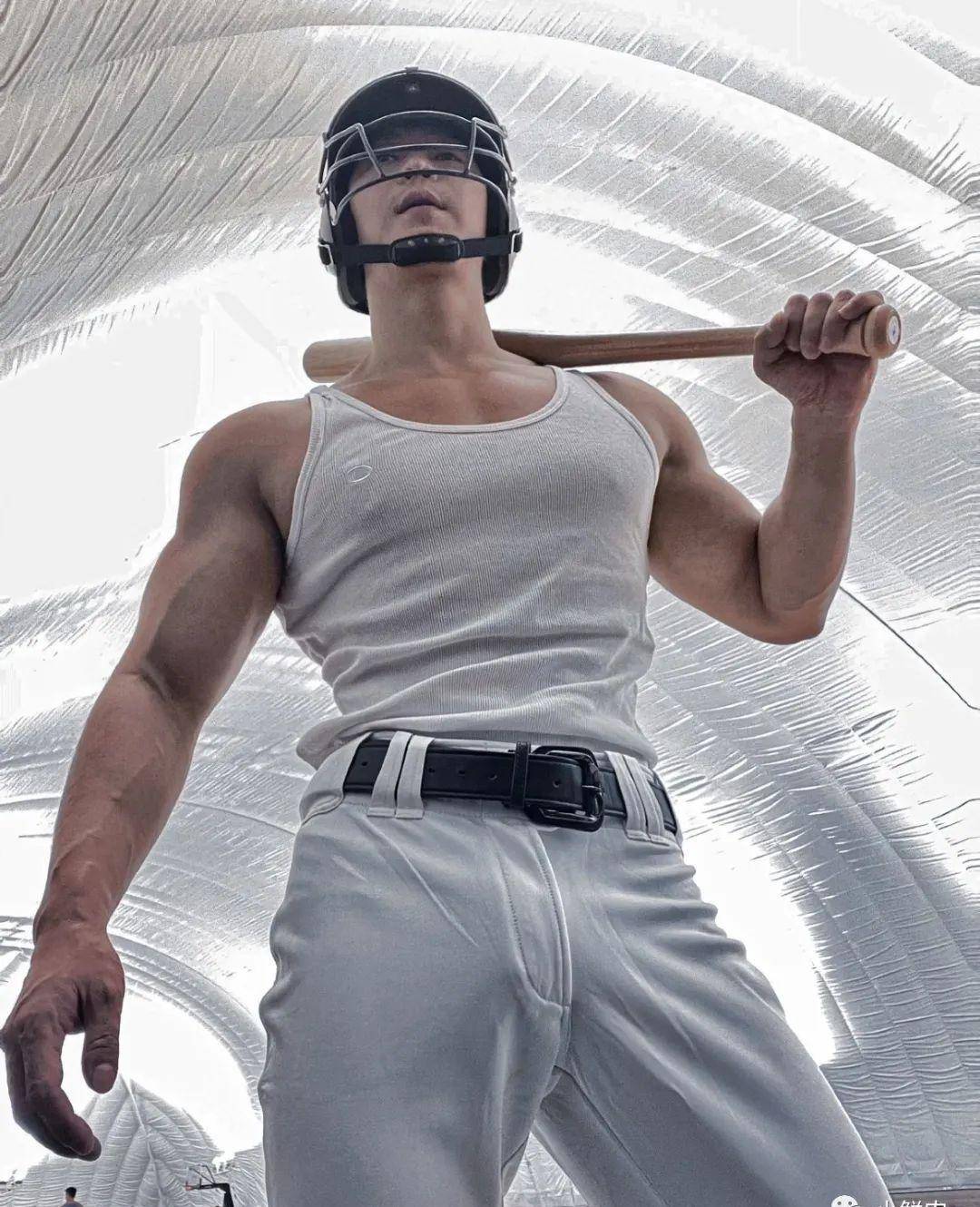 包含橄榄球球员突破自我,表现堪称完美的词条 包含橄榄球球员突破自我,表现堪称完美的词条