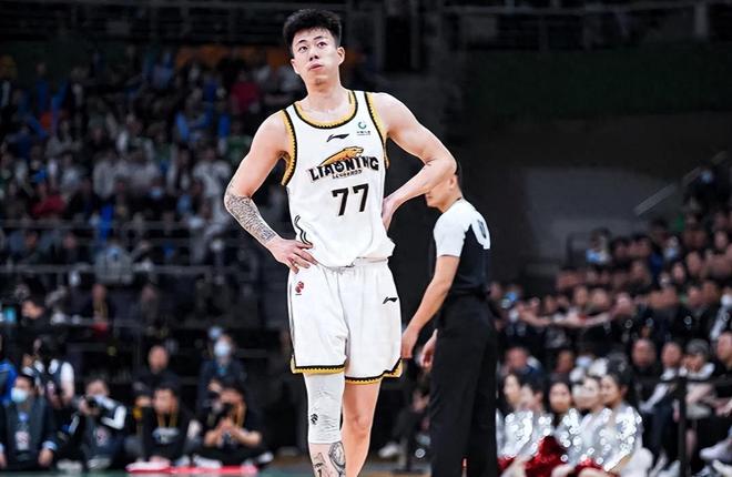 广州队完胜新疆队，张镇麟刷新纪录